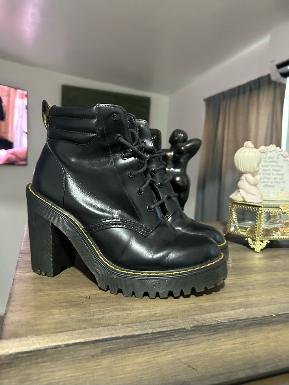 Dr. Martens Black Chunky Heel Lace-Up Ankle Boots - Women